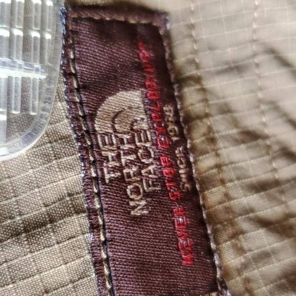 The North Face brown nylon cargo hiking Capri. Size 8 - Picture 15 of 16